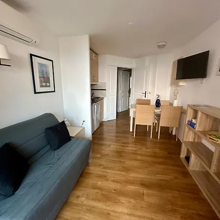 Renoir 252 - Rez-de-jardin Type F2 - Petite Vue *