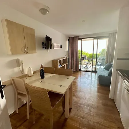 Renoir 252 - Rez-de-jardin Type F2 - Petite Vue * 칸느